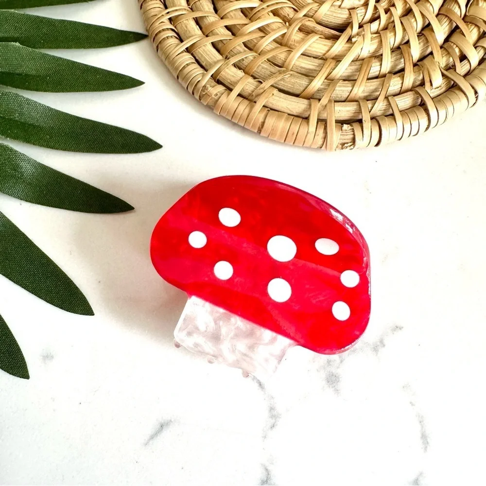 3/$22🩶 Red Mushroom Claw Clip Hair Accessory Dot Fungi Cottagecore Acrylic NEW